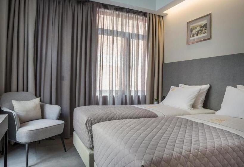 Номер Superior с Балконом, Royalty Hotel Athens