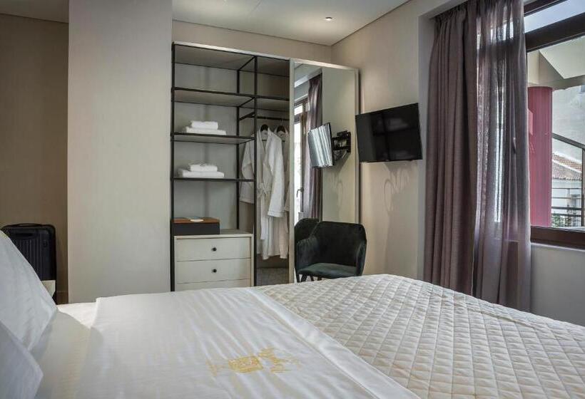 Президентский Люкс, Royalty Hotel Athens