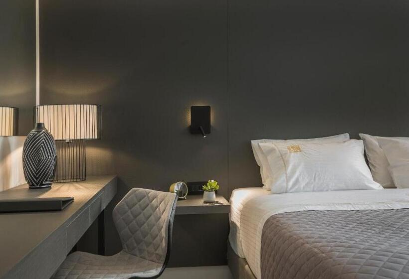 エクゼクティブスイート, Royalty Hotel Athens