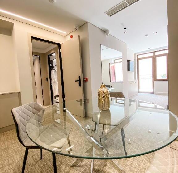 Люкс с Балконом, Royalty Hotel Athens