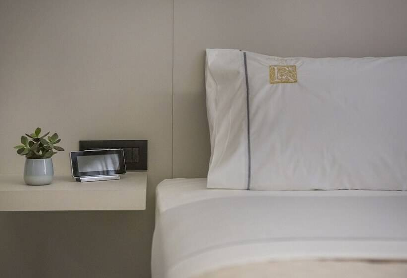 Номер Стандарт, Royalty Hotel Athens