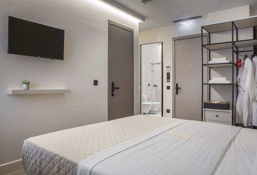 Номер Стандарт, Royalty Hotel Athens