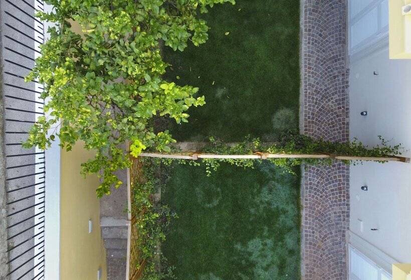 اتاق لوکس, Relais Villa Montedonzelli