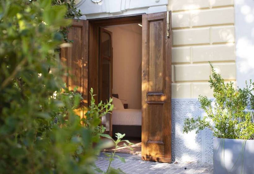 اتاق لوکس, Relais Villa Montedonzelli