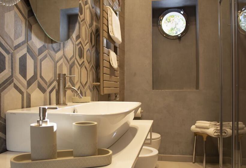 اتاق لوکس, Relais Villa Montedonzelli