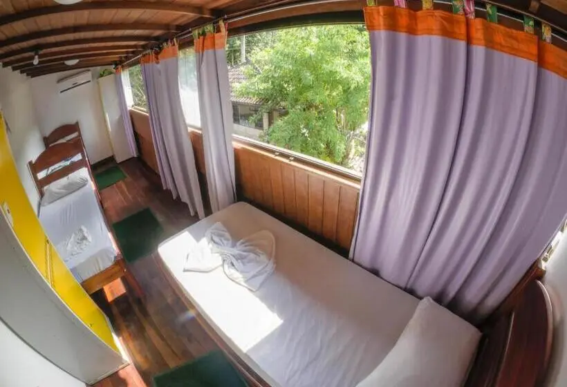 تختخواب در اتاق مشترک, Biergarten Hostel