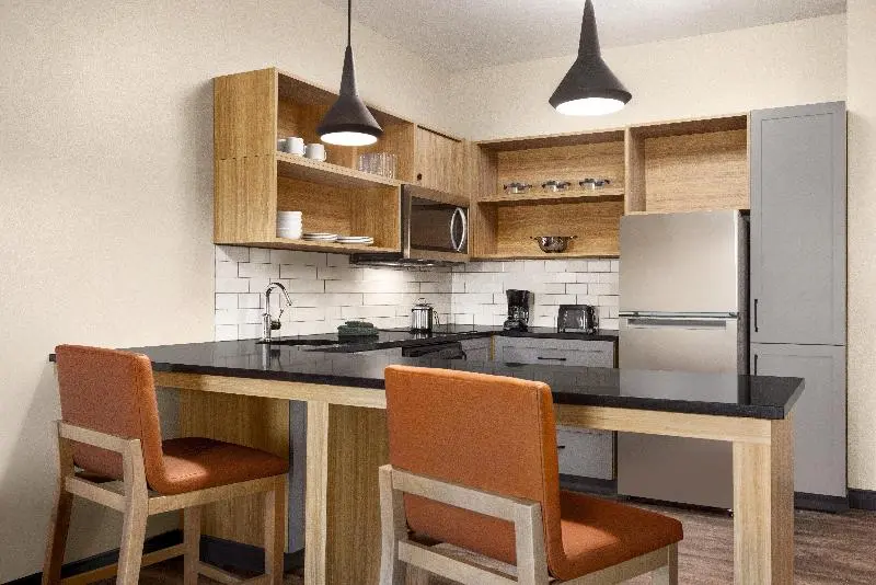 キングサイズベッドのスイートルーム, Candlewood Suites   Lexington   Medical District By Ihg