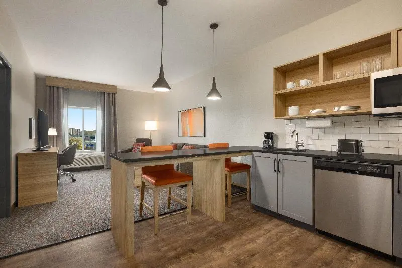 キングサイズベッドのスイートルーム, Candlewood Suites   Lexington   Medical District By Ihg