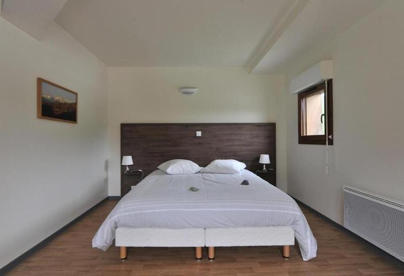 スタンダードトリプルルーム, L Inattendu