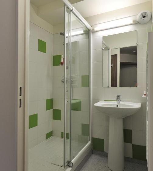 スタンダードトリプルルーム, L Inattendu