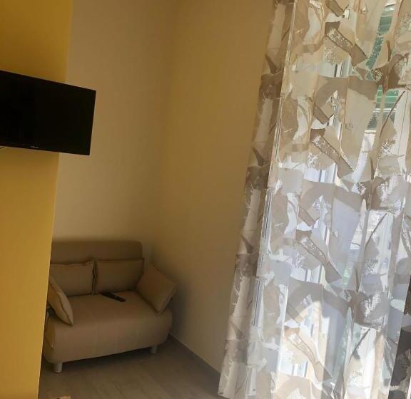 חדר משפחתי, Herculaneum Home