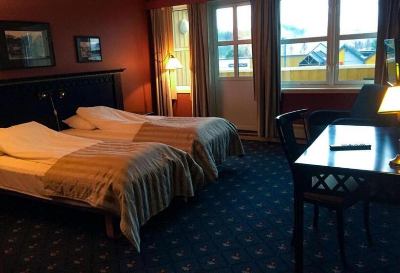 Номер Стандарт с Балконом, Grong Hotell
