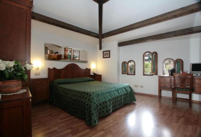 Номер Economy, La Magnolia Sorrento  City Centre