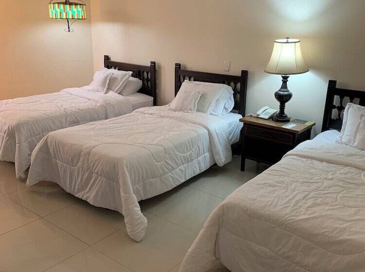 اتاق استاندارد سه نفره, Maicao Internacional