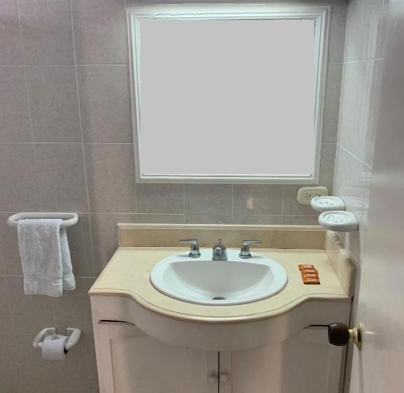 اتاق استاندارد سه نفره, Maicao Internacional