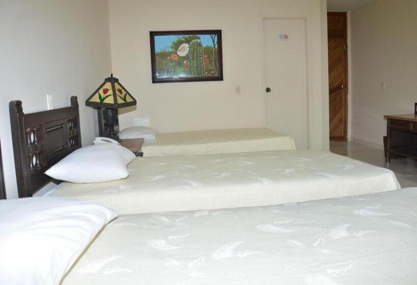 اتاق استاندارد سه نفره, Maicao Internacional