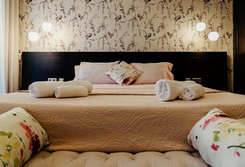 اتاق لوکس با تخت بزرگ, Happy House Comfort Plus