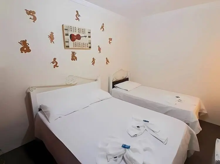 Standard Kolmen Hengen Huone, Pousada Araucaria
