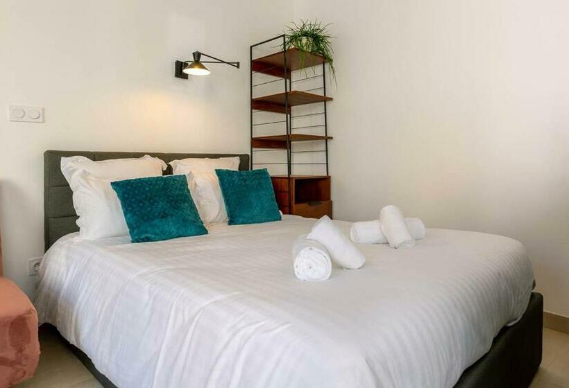 带1个卧室的带阳台的公寓, Provence Au Coeur Appart Hotels