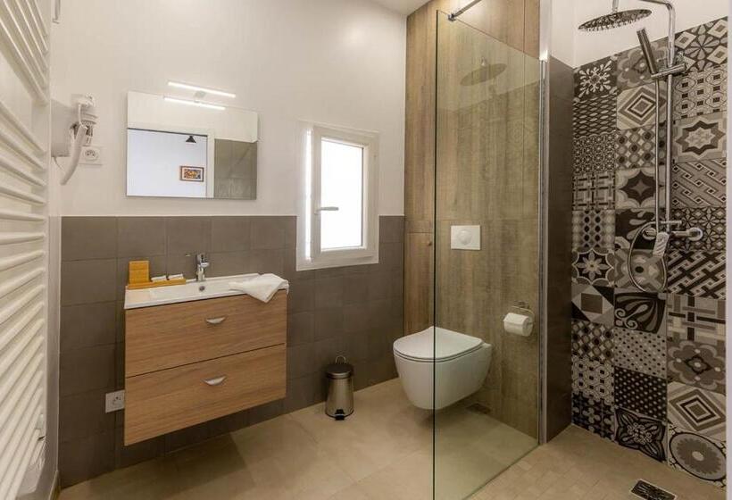 带1个卧室的带阳台的公寓, Provence Au Coeur Appart Hotels