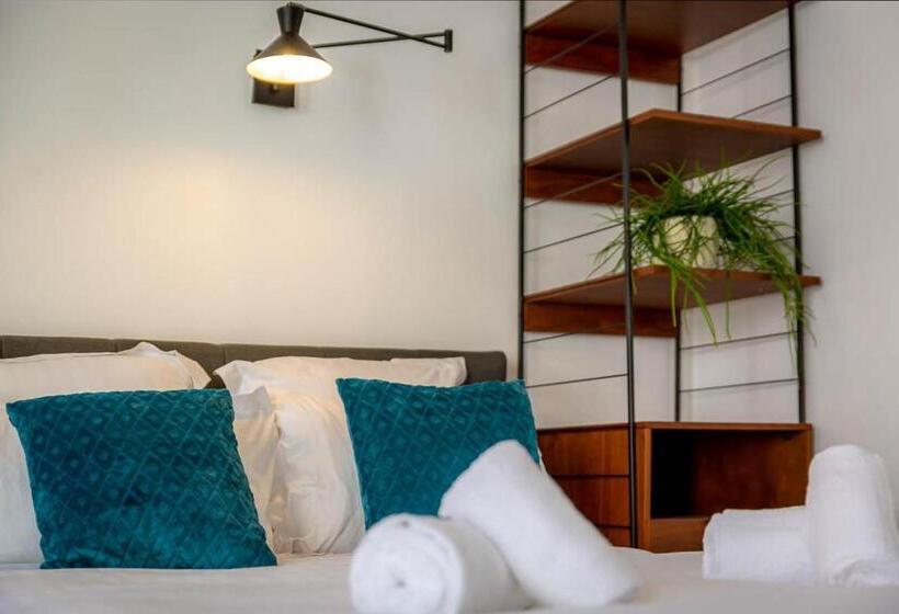 带1个卧室的带阳台的公寓, Provence Au Coeur Appart Hotels