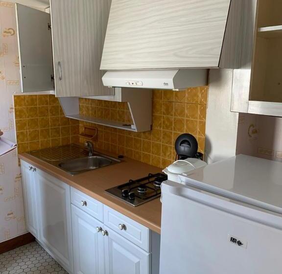 스탠다드 스튜디오 (테라스구비), Résidence Les Milandes