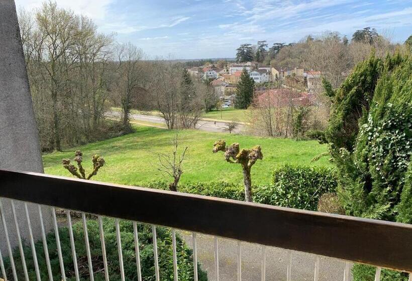 스탠다드 스튜디오 (테라스구비), Résidence Les Milandes