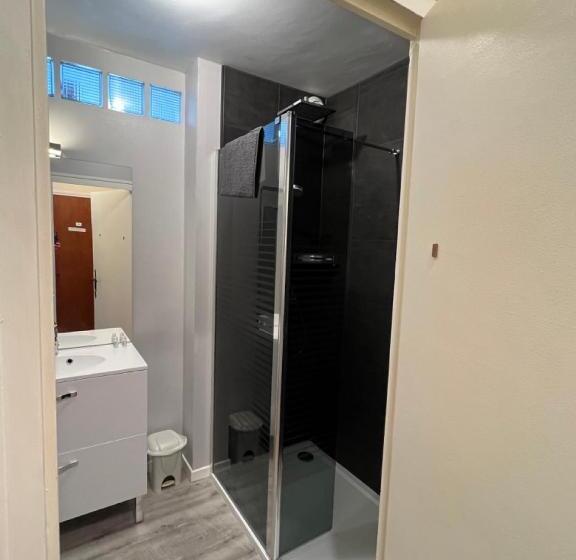 스탠다드 스튜디오 (테라스구비), Résidence Les Milandes