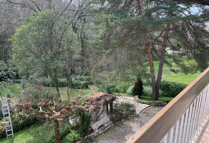 스탠다드 스튜디오 (테라스구비), Résidence Les Milandes