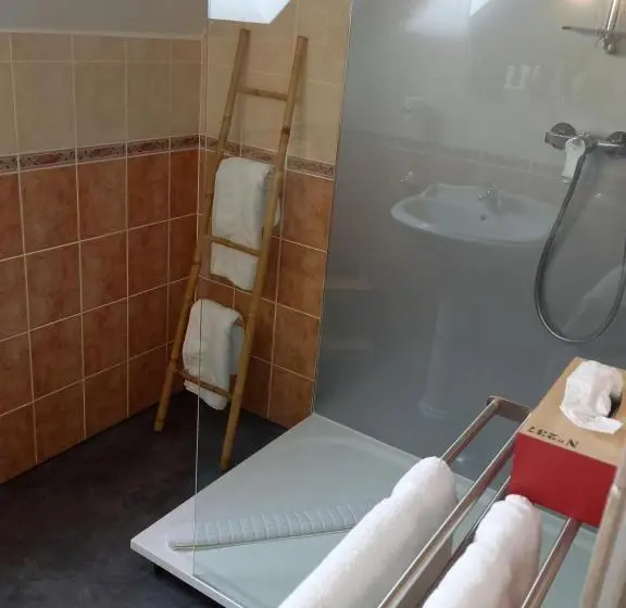 スタンダード４人部屋, Chambres Et Gites D étretat