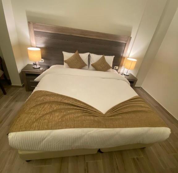 اتاق اکونومی یک تخته, Moses Residence