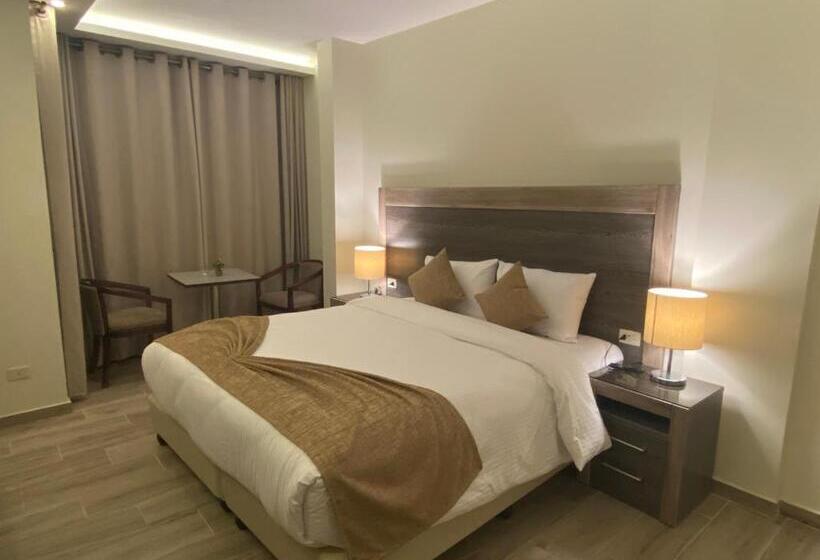 اتاق اکونومی یک تخته, Moses Residence