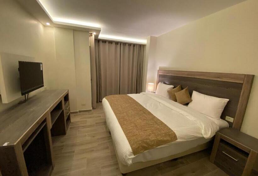 اتاق اکونومی یک تخته, Moses Residence