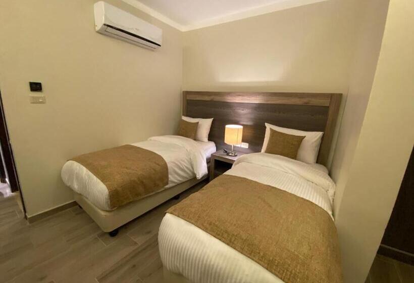 اتاق اکونومی یک تخته, Moses Residence