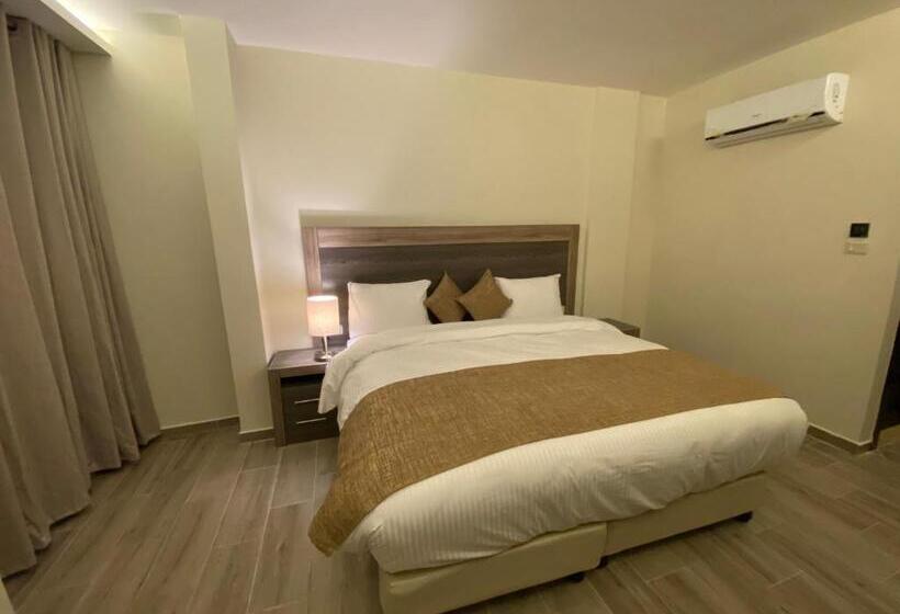 اتاق لوکس, Moses Residence
