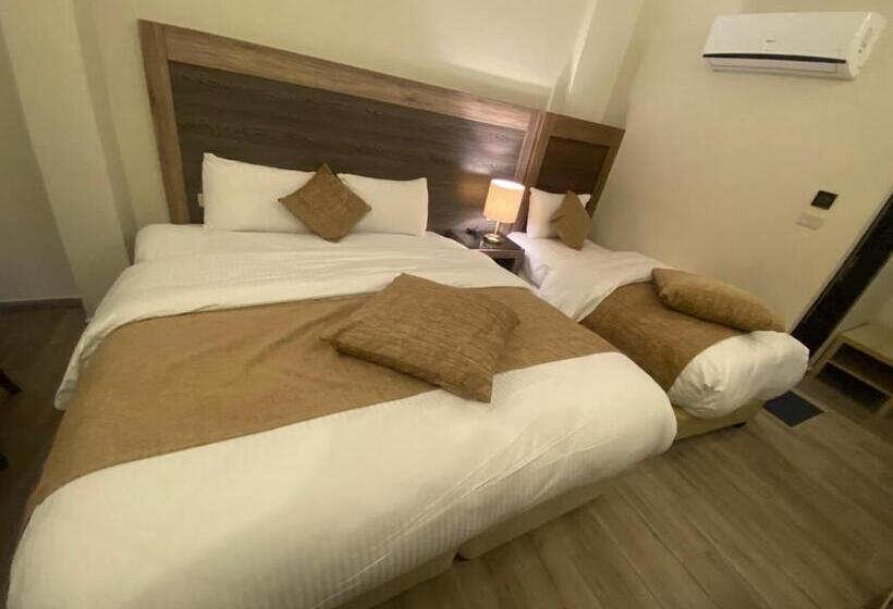 اتاق لوکس خانوادگی, Moses Residence