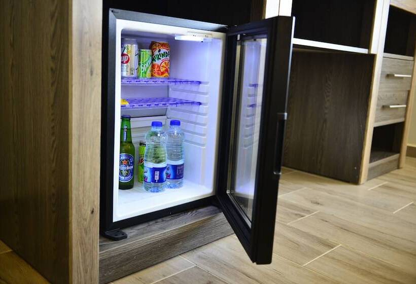 اتاق لوکس, Moses Residence