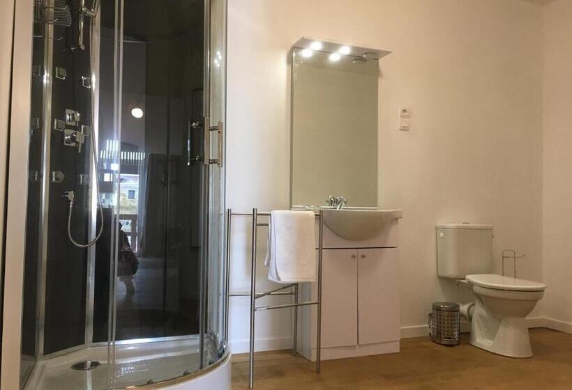 주니어 스위트 풀장 전망, Hôtel Restaurant   Le Vieux Pigeonnier