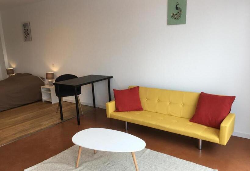 주니어 스위트 풀장 전망, Hôtel Restaurant   Le Vieux Pigeonnier