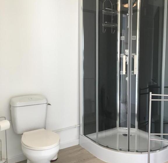 Четырехместный Номер Стандарт, Hôtel Restaurant   Le Vieux Pigeonnier