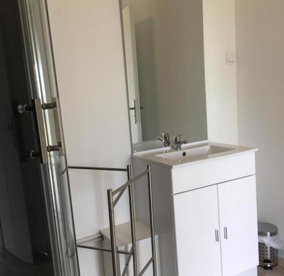 4인용 스탠다드 룸, Hôtel Restaurant   Le Vieux Pigeonnier