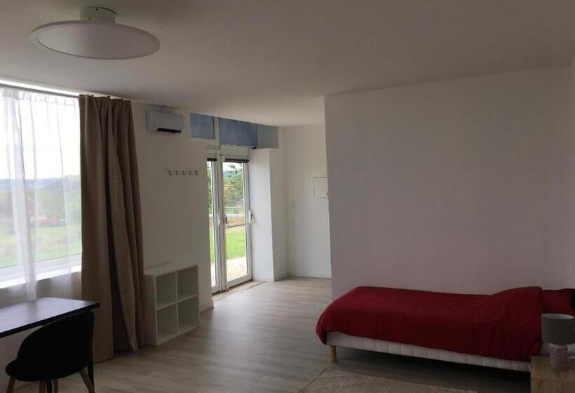 4인용 스탠다드 룸, Hôtel Restaurant   Le Vieux Pigeonnier