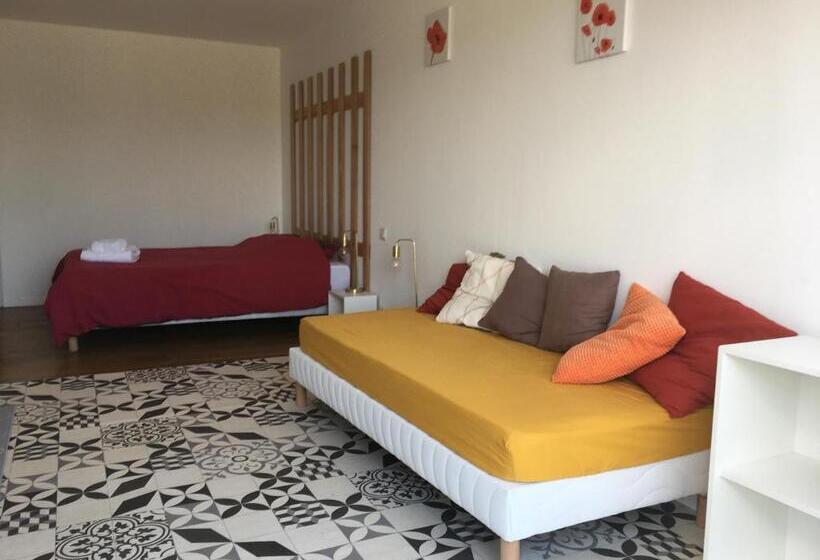 스탠다드 트리플 룸, Hôtel Restaurant   Le Vieux Pigeonnier