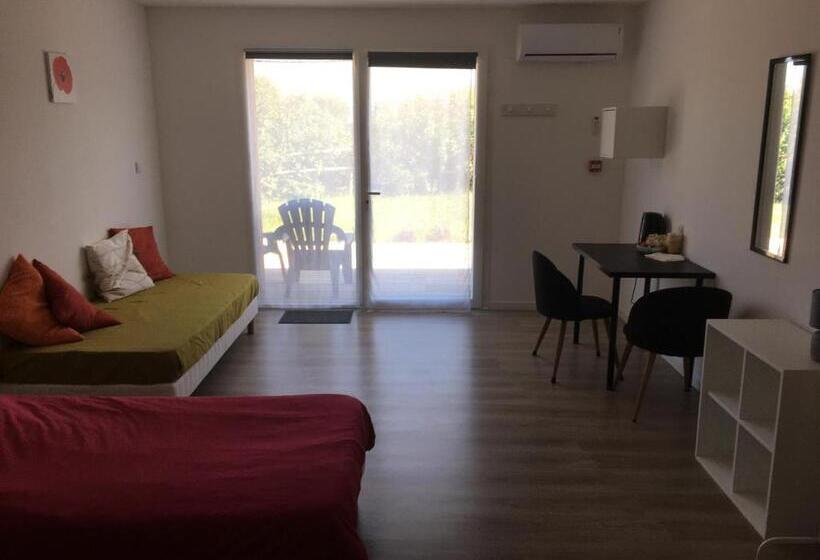 스탠다드 룸, Hôtel Restaurant   Le Vieux Pigeonnier