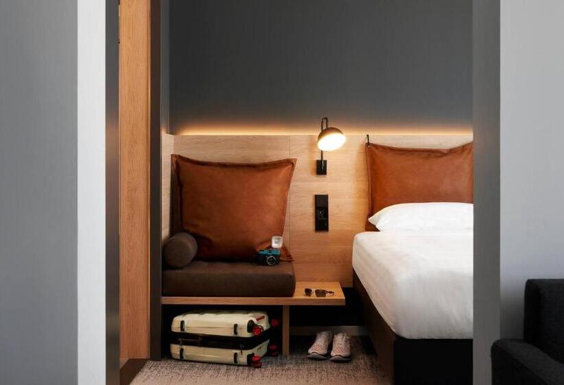 패밀리 룸, Moxy Milton Keynes