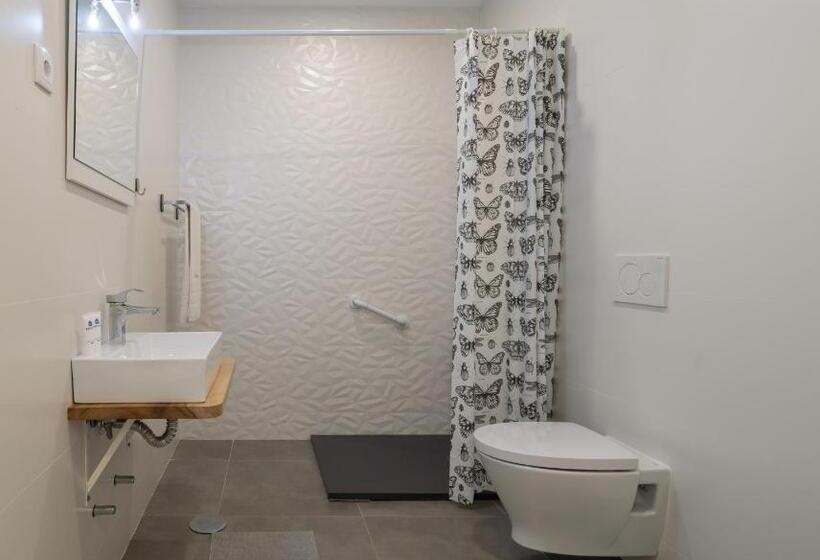 Номер Стандарт, Host Wise Arvore