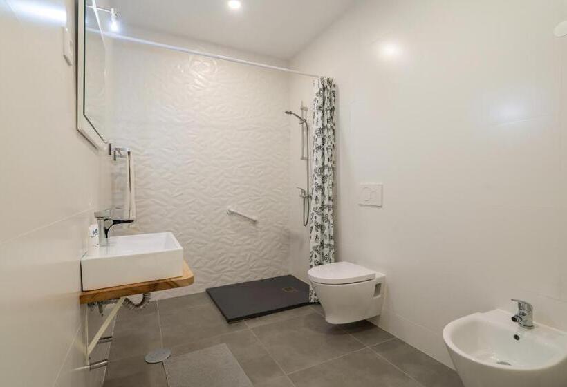 Номер Стандарт, Host Wise Arvore