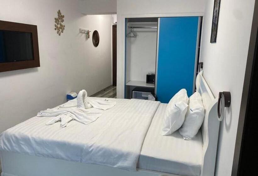 キングサイズベッドのスタンダードルーム, Pensiunea Belvedere Murighiol