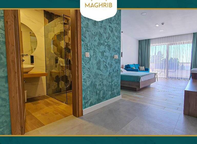 اتاق استاندارد با بالکن و چشمانداز دریا, Maghrib