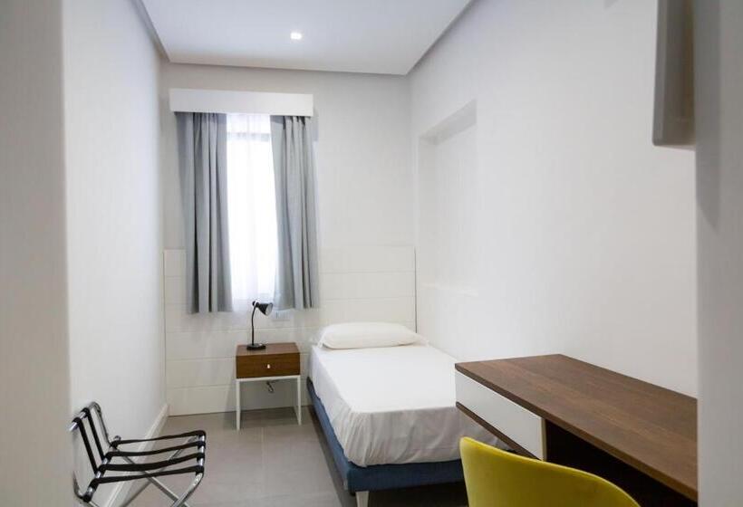 اتاق استاندارد یک نفره, Liferooms B&b